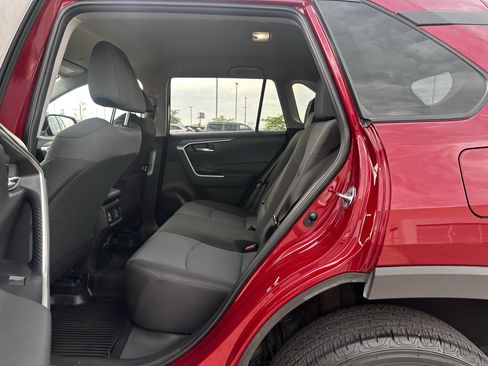 Used 2025 Toyota RAV4 XLE w/ Weather Package AWD/4WD image 19