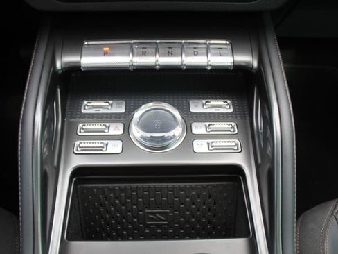 Used 2025 Lincoln Nautilus Reserve w/ Jet Appearance Package AWD/4WD image 34