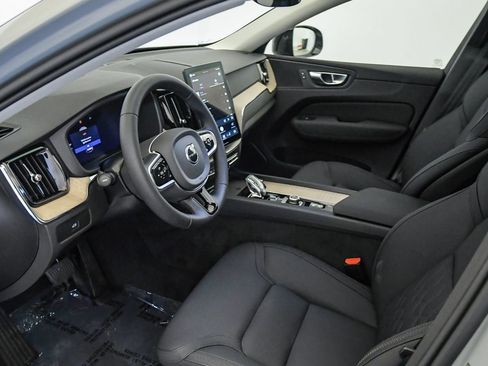 Certified 2026 Volvo XC60 B5 Plus w/ Climate Package PRO AWD/4WD image 17