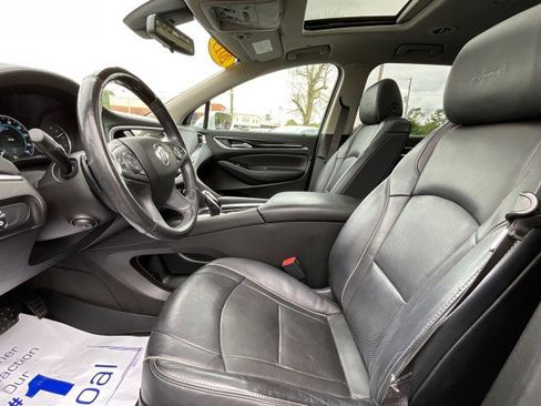 Used 2019 Buick Enclave Avenir AWD/4WD image 28