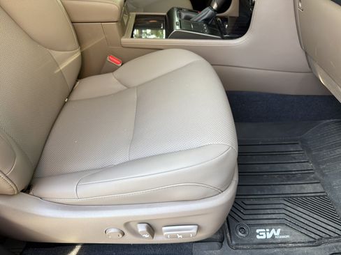 Certified 2023 Lexus GX 460 Premium w/ Premium Package AWD/4WD image 41