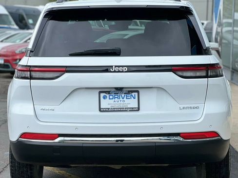 Used 2022 Jeep Grand Cherokee Laredo w/ Luxury Tech Group I image 35