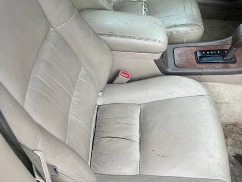 Used 2000 Lexus ES 330 FWD image 4