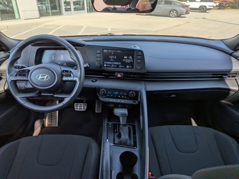 Certified 2025 Hyundai Elantra Sport image 14