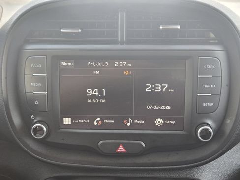 Used 2025 Kia Soul LX w/ LX Technology Package FWD image 8