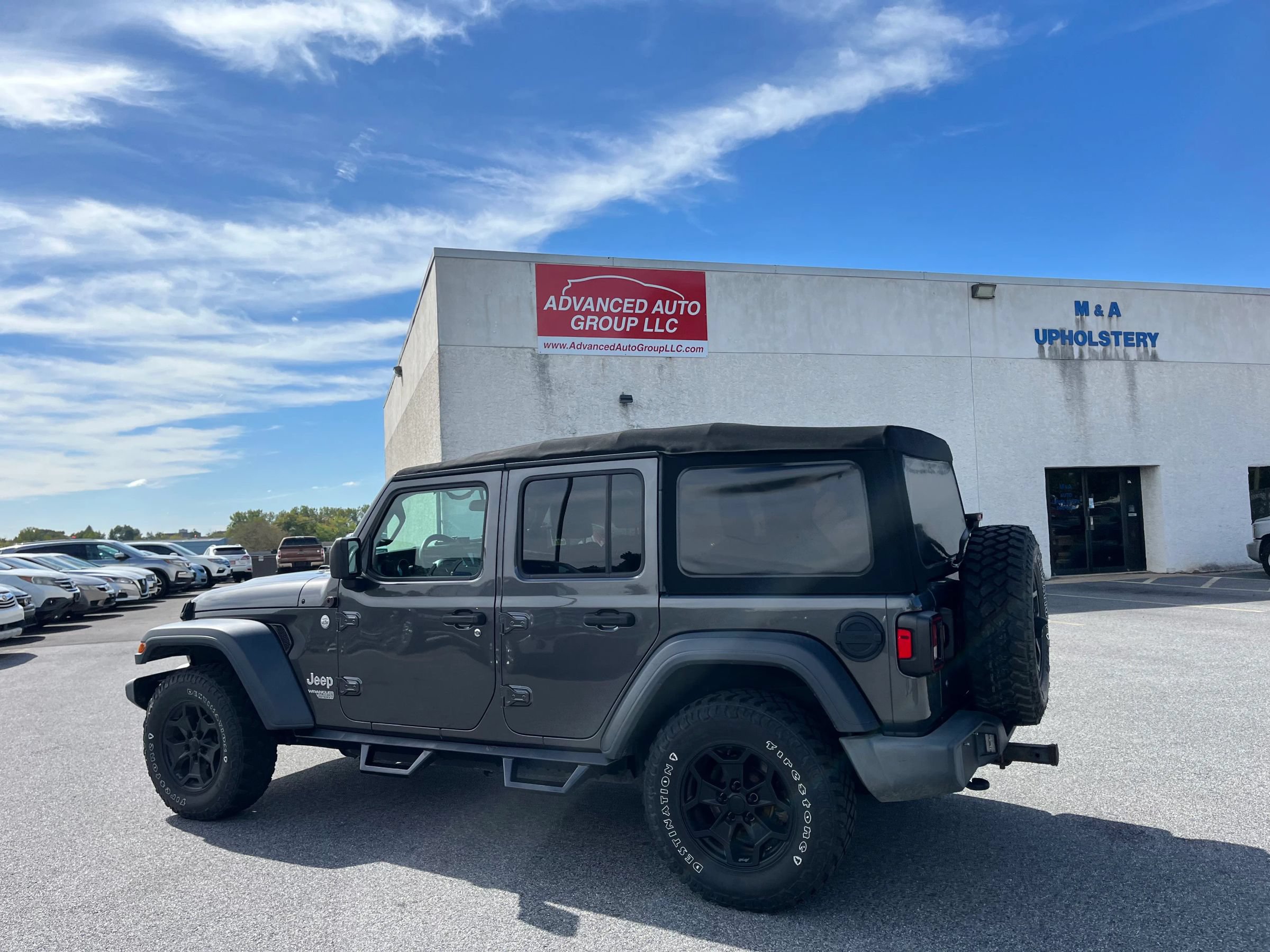 Used 2018 Jeep Wrangler Unlimited Sport S AWD/4WD image 3