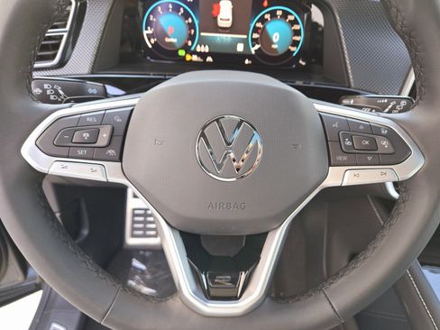 Used 2025 Volkswagen Atlas Cross Sport SEL Premium R-Line image 11