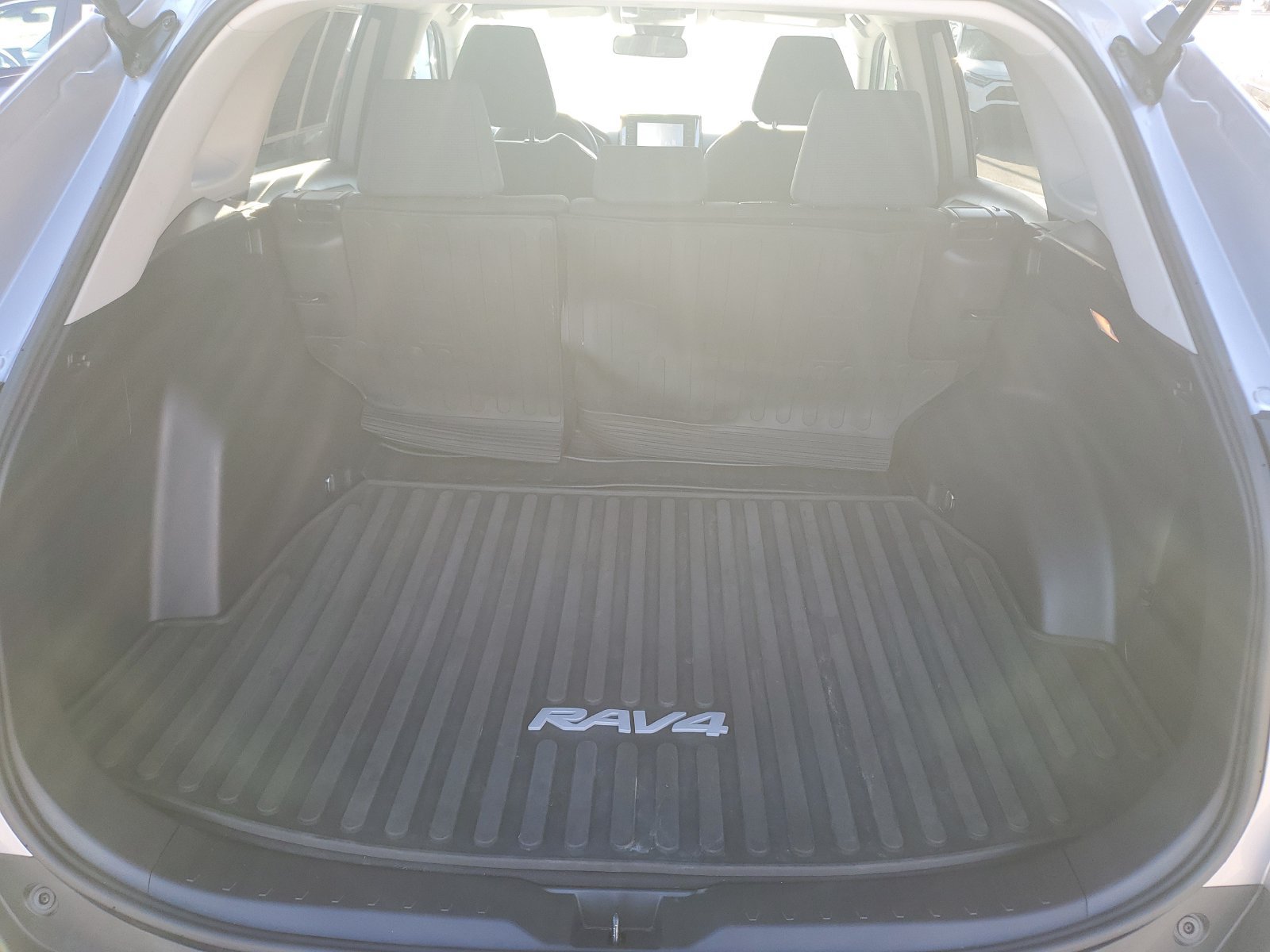 Certified 2021 Toyota RAV4 LE AWD/4WD image 9