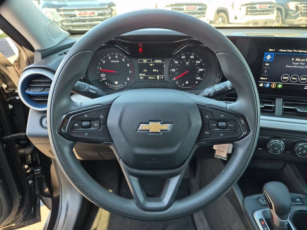 Used 2025 Chevrolet Trax LS FWD image 23