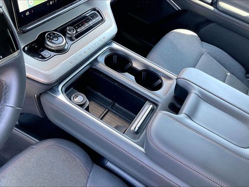 Certified 2025 Ford Expedition Max Active AWD/4WD image 16