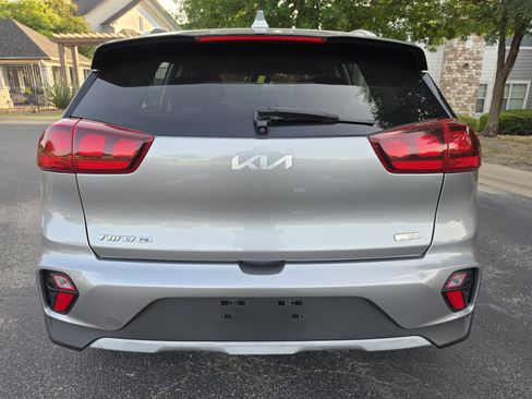 Used 2022 Kia Niro LX FWD image 5