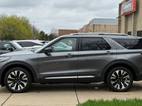 Used 2025 Ford Explorer Platinum w/ LUX Leather Package image 4