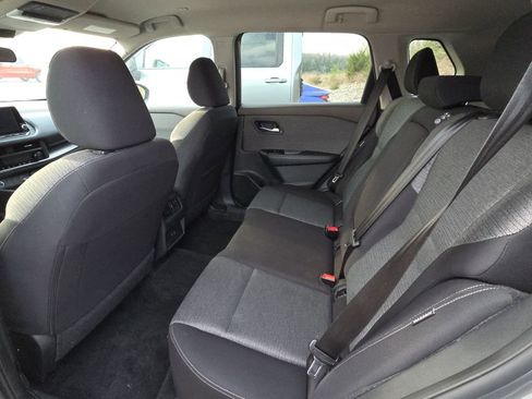 Used 2023 Nissan Rogue SV image 13