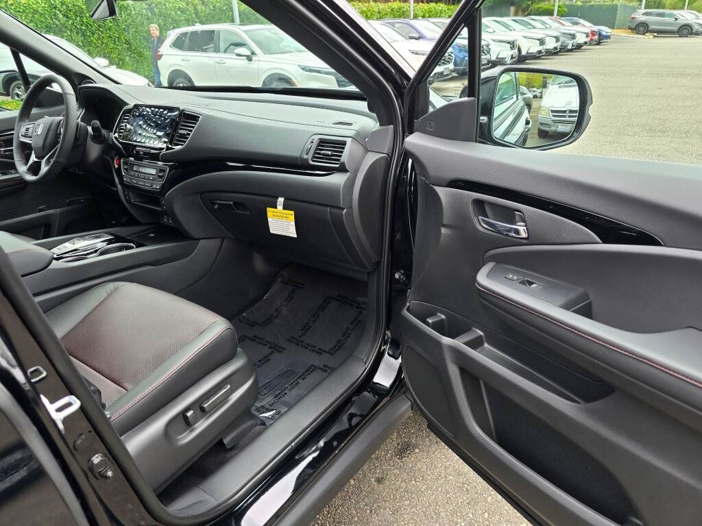 New 2026 Honda Ridgeline Black Edition image 10