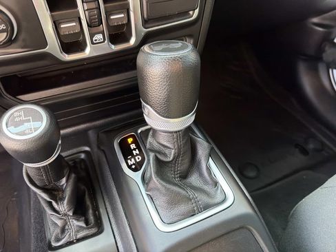 Used 2021 Jeep Wrangler Unlimited Sport AWD/4WD image 29