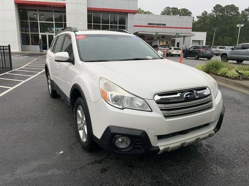 Used 2014 Subaru Outback 2.5i Limited AWD/4WD image 2
