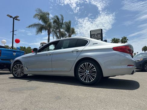 Used 2019 BMW 530e w/ Premium Package RWD image 3