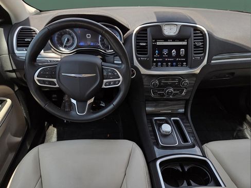 Used 2021 Chrysler 300 Touring L RWD image 8