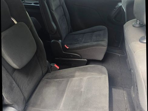 Used 2019 Dodge Grand Caravan SE FWD image 8