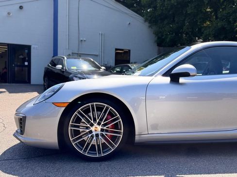 Used 2019 Porsche 911 Carrera 4S AWD/4WD image 10