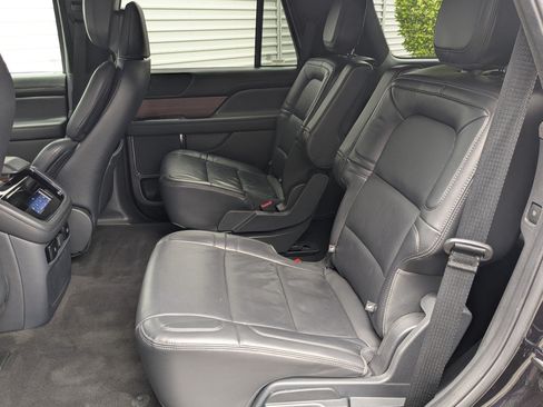 Used 2024 Lincoln Navigator Reserve AWD/4WD image 32