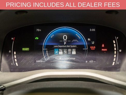 Used 2025 Toyota Camry SE FWD image 17
