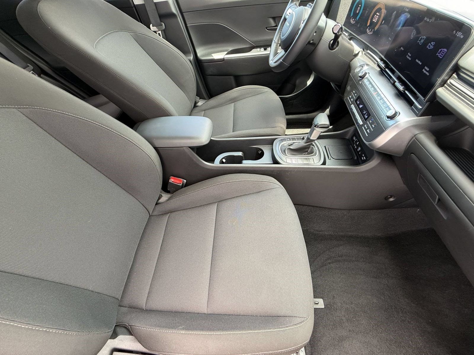 Used 2026 Hyundai Kona SEL Sport FWD image 28