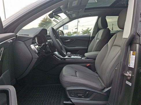 Certified 2025 Audi Q8 Premium Plus image 18