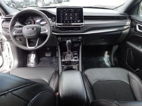 Used 2024 Jeep Compass Trailhawk AWD/4WD image 24