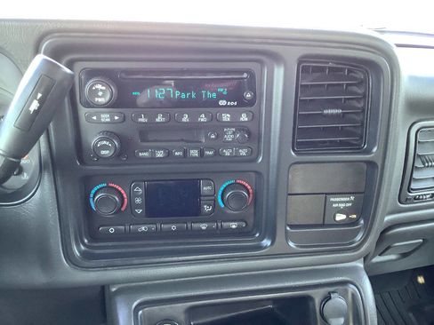 Used 2003 GMC Sierra 2500 SLE w/ Skid Plate Package image 46