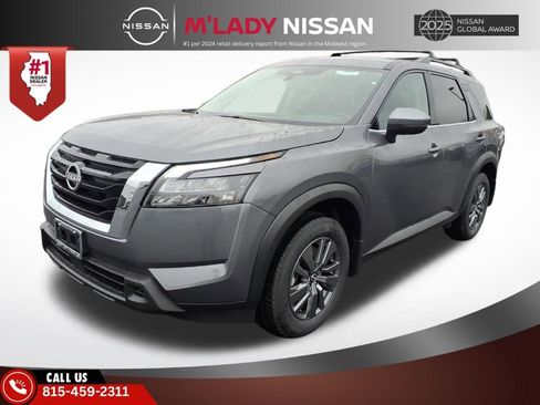 New 2025 Nissan Pathfinder SV image 3