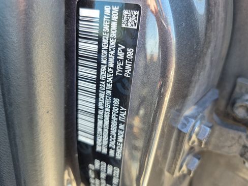Used 2017 Jeep Renegade Altitude FWD image 25