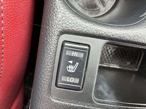 Used 2018 Nissan Rogue SV FWD image 12