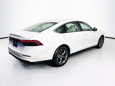 Used 2023 Honda Accord EX image 9