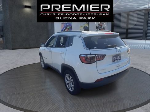 Used 2024 Jeep Compass Latitude AWD/4WD image 6