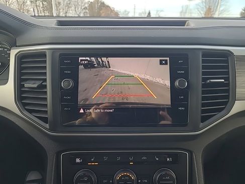 Used 2021 Volkswagen Atlas Cross Sport SE image 23