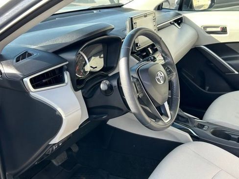 Used 2022 Toyota Corolla Cross LE image 17