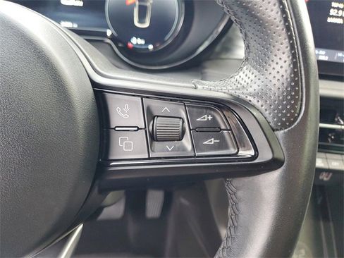 Used 2024 Alfa Romeo Tonale Ti w/ Active Assist Package image 18