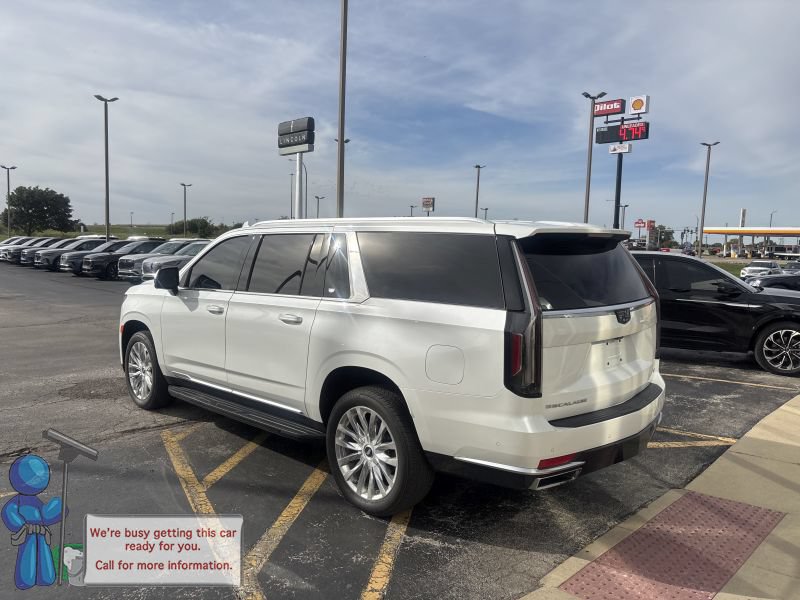 Used 2023 Cadillac Escalade ESV Premium Luxury w/ Performance Package AWD/4WD image 3