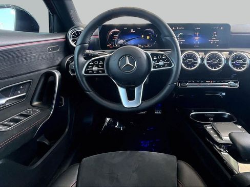 Used 2022 Mercedes-Benz A 220 image 6