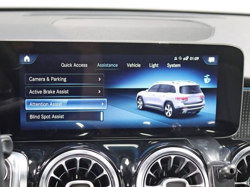 Used 2021 Mercedes-Benz GLB 250 4MATIC w/ Premium Package image 27