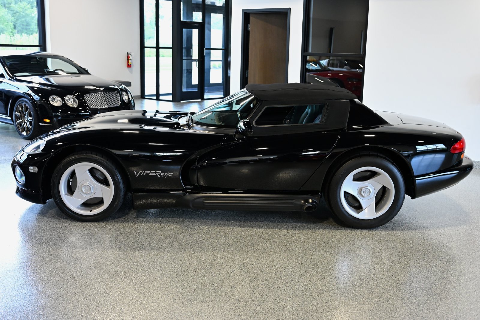 Used 1994 Dodge Viper RT/10 RWD image 10