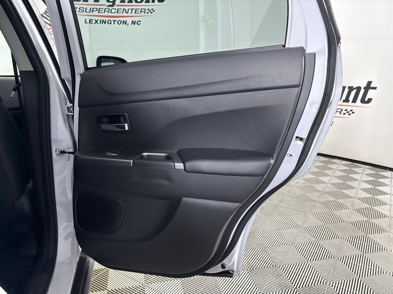 Used 2024 Mitsubishi Outlander Sport SE AWD/4WD image 23