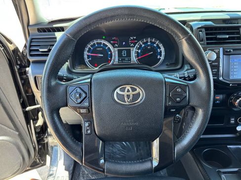 Used 2018 Toyota 4Runner TRD Off-Road Premium AWD/4WD image 25