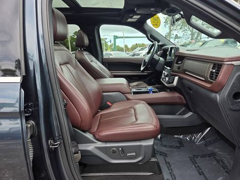 Used 2024 Ford Expedition Limited RWD image 18