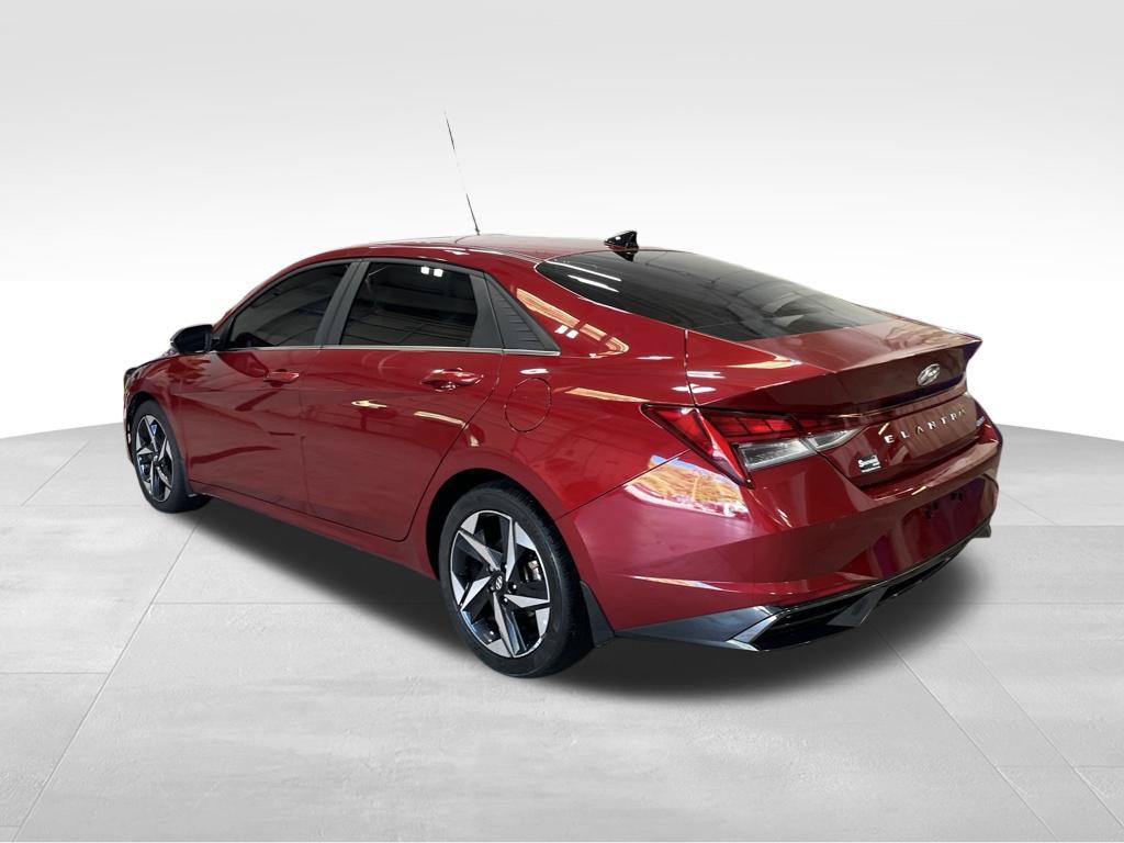 Used 2023 Hyundai Elantra Limited FWD image 3
