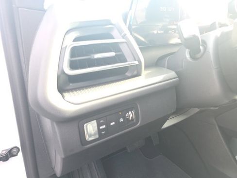 New 2026 Chevrolet Traverse LT w/ Enhanced Driving Package image 11