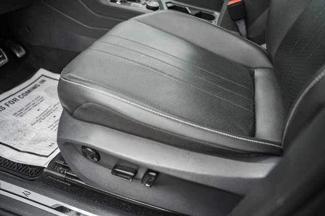 Used 2022 Volkswagen Tiguan SE R-Line AWD/4WD image 42