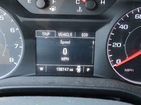 Used 2017 GMC Acadia SLE AWD/4WD image 3