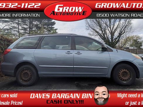 Used 2010 Toyota Sienna FWD image 2